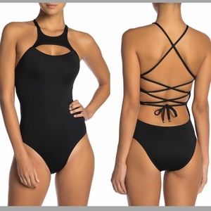 New! Vitamin A Alexa Maillot One Piece Swimsuit
